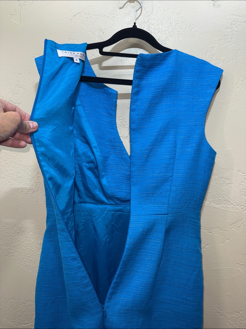 Trina Turk Midi Sheath Dress Bright Blue Cap Sleeve Size 4 Lined Darted V Neck - Picture 10 of 12